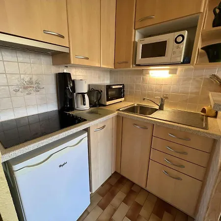 Cosy Avec Cabine, Piscine, Parking, Lave-linge, Proche Et Commerces. - Fr-1-702-9