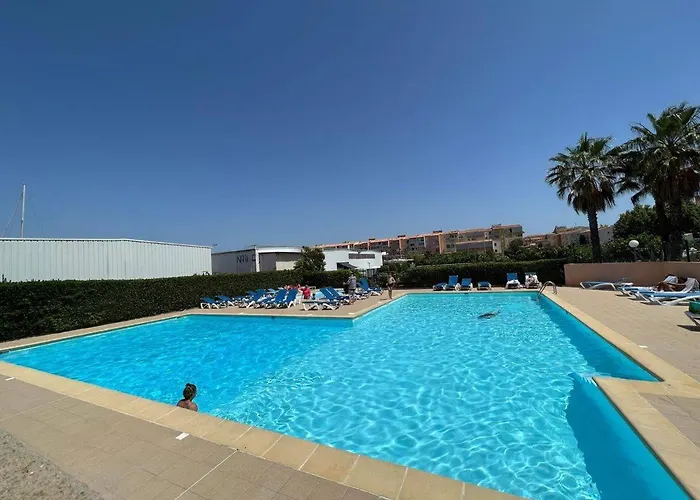 Cosy Avec Cabine, Piscine, Parking, Lave-linge, Proche Et Commerces. - Fr-1-702-9 * Agde